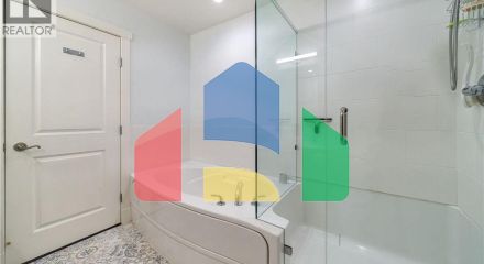 Residential - Condo/Apartment - Victoria, Canada - Canada