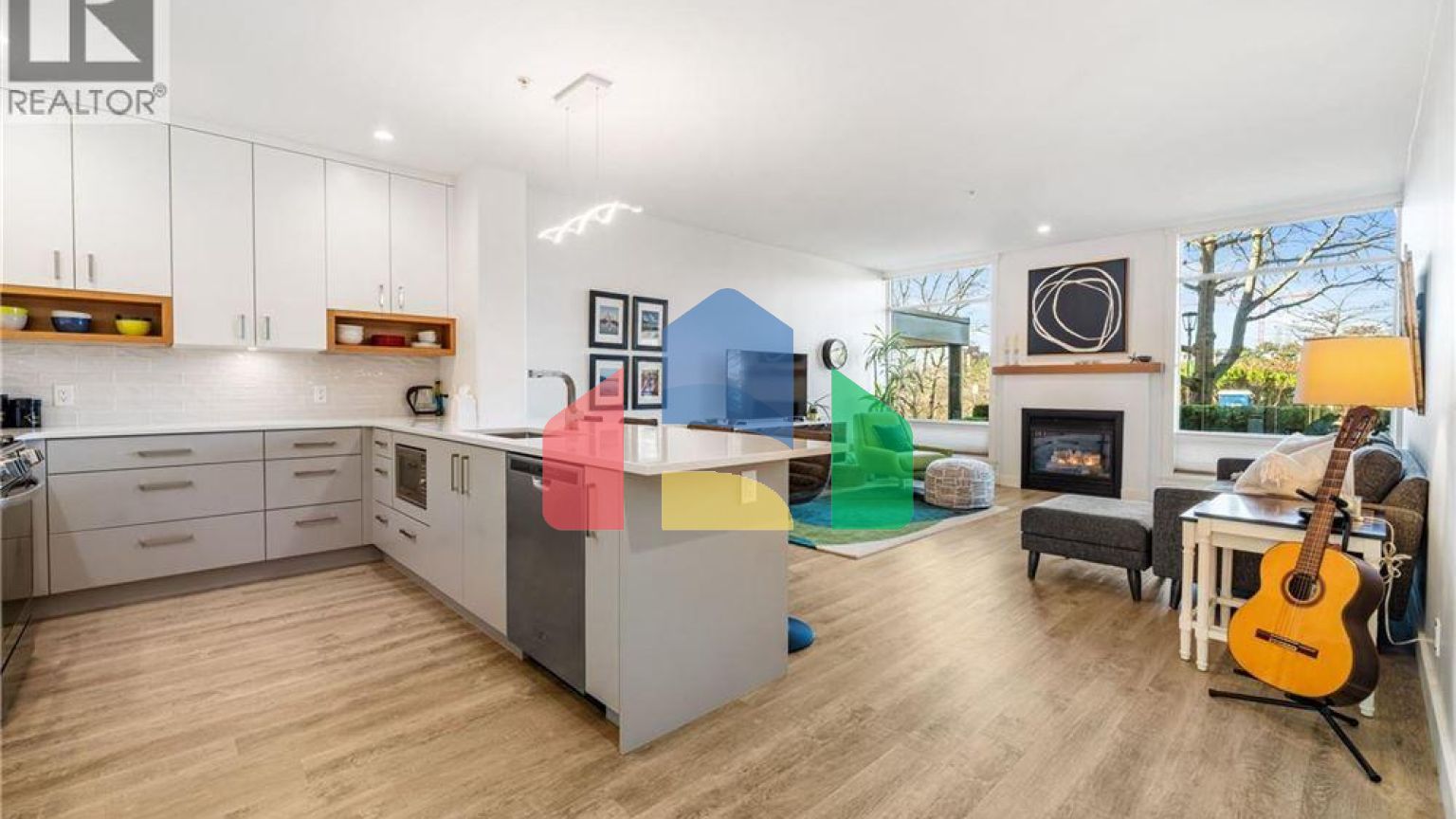 Residential - Condo/Apartment - Victoria, Canada - Canada