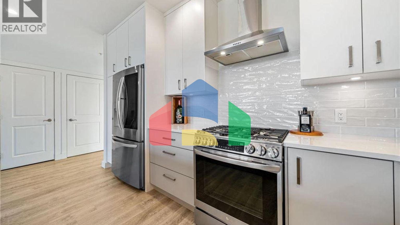 Residential - Condo/Apartment - Victoria, Canada - Canada