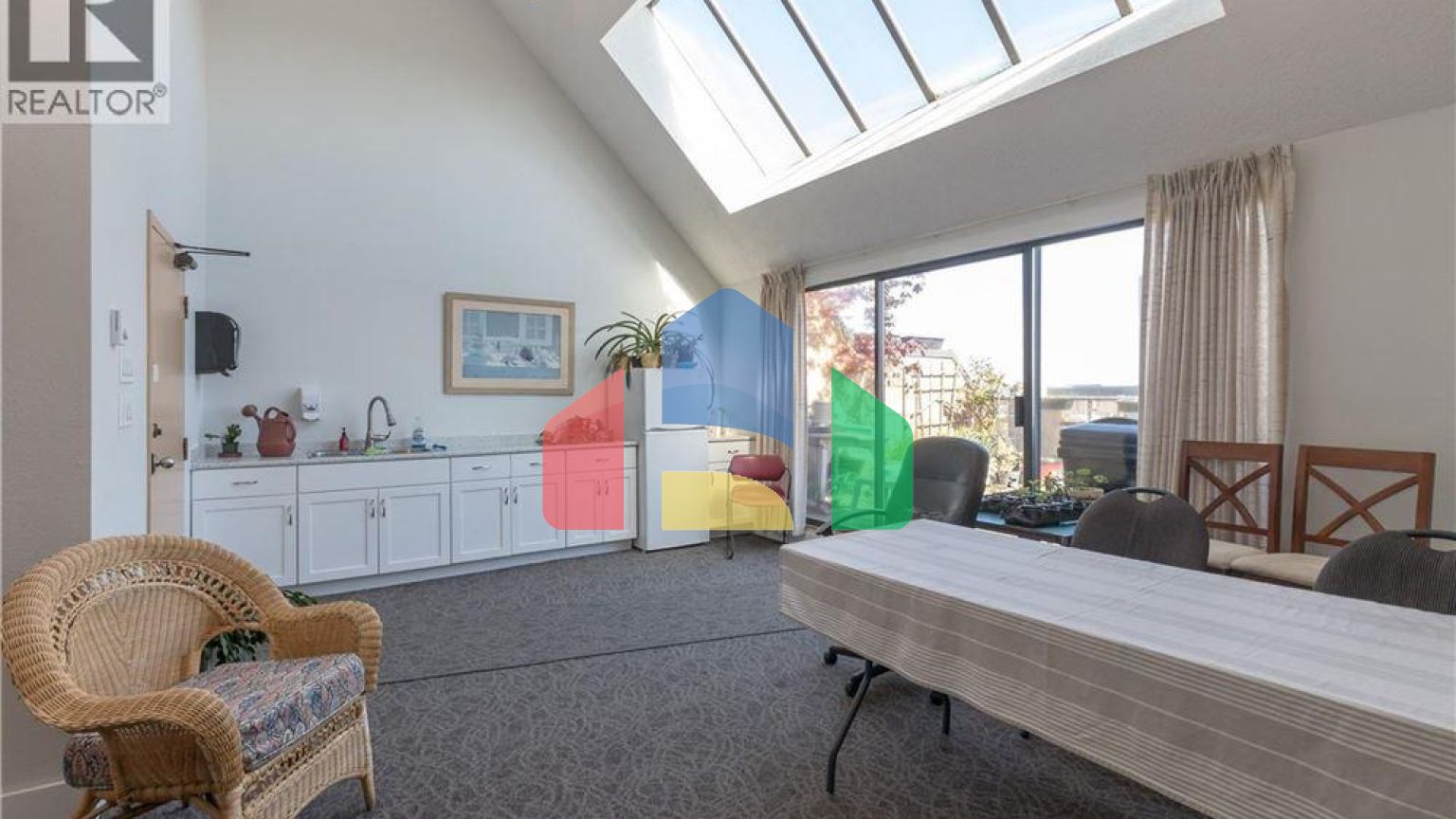 Residential - Condo/Apartment - Victoria, Canada - Canada