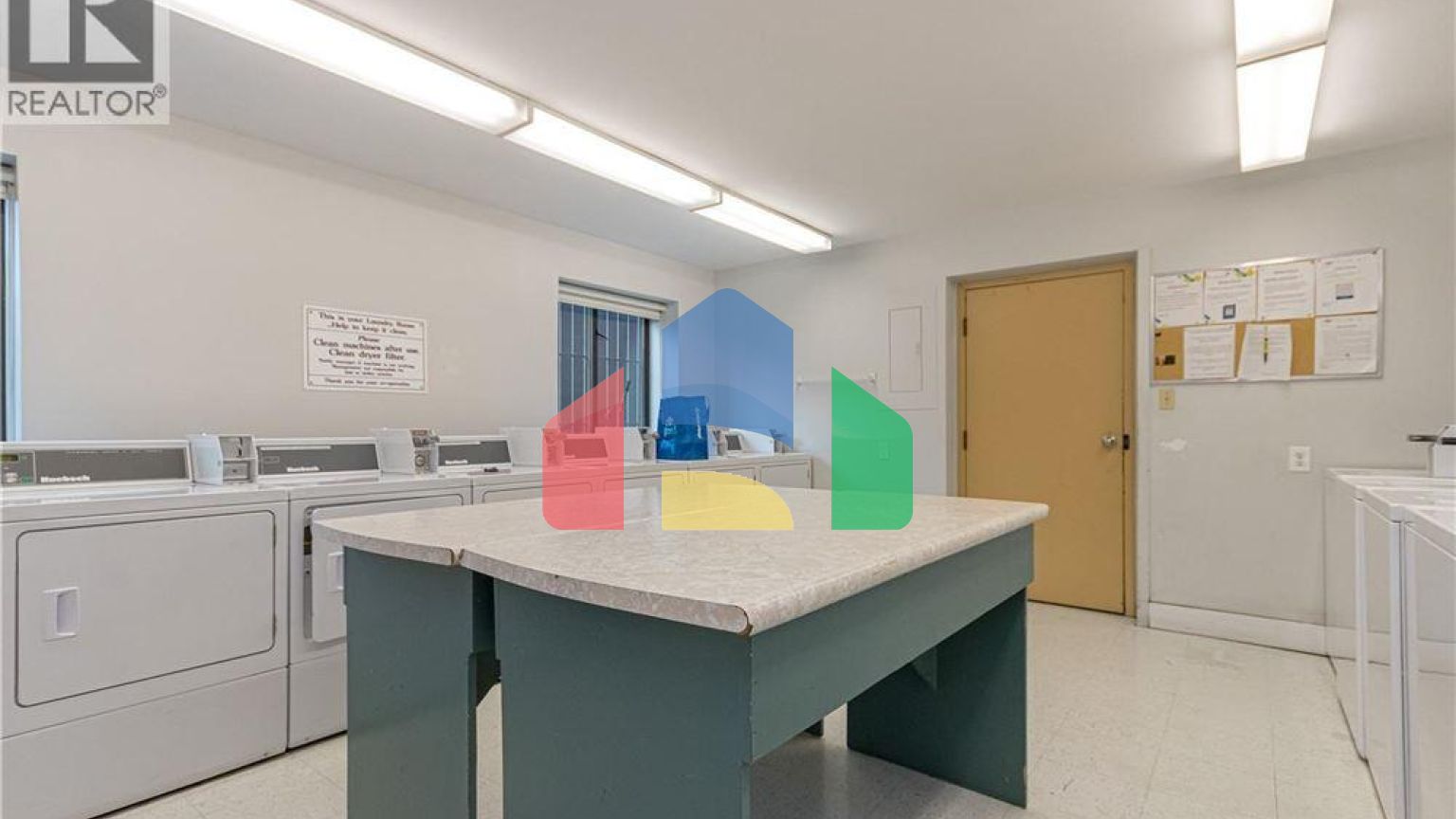 Residential - Condo/Apartment - Victoria, Canada - Canada