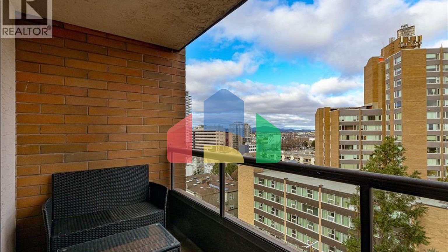 Residential - Condo/Apartment - Victoria, Canada - Canada