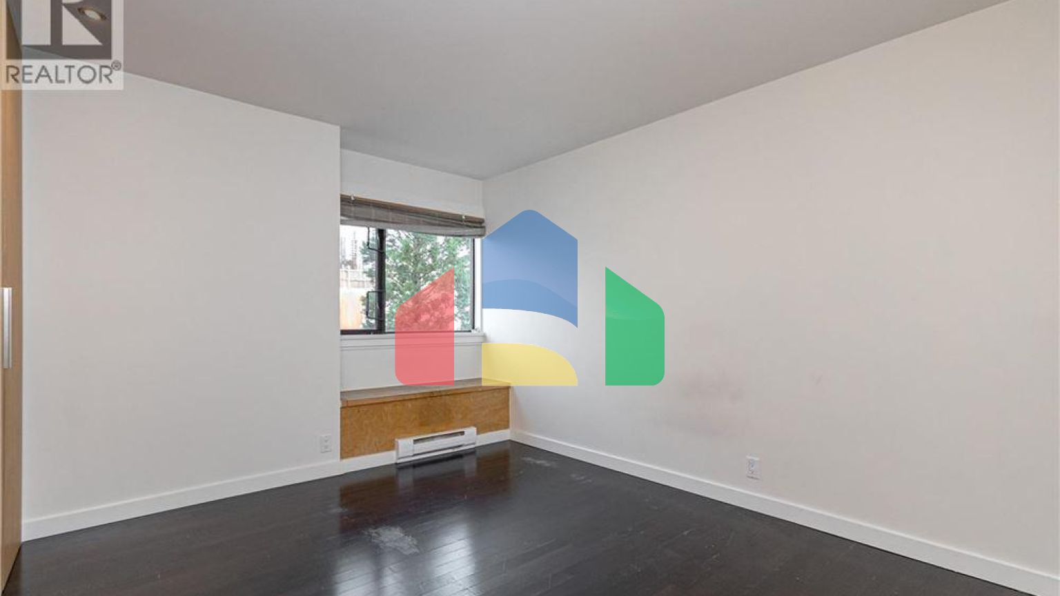 Residential - Condo/Apartment - Victoria, Canada - Canada