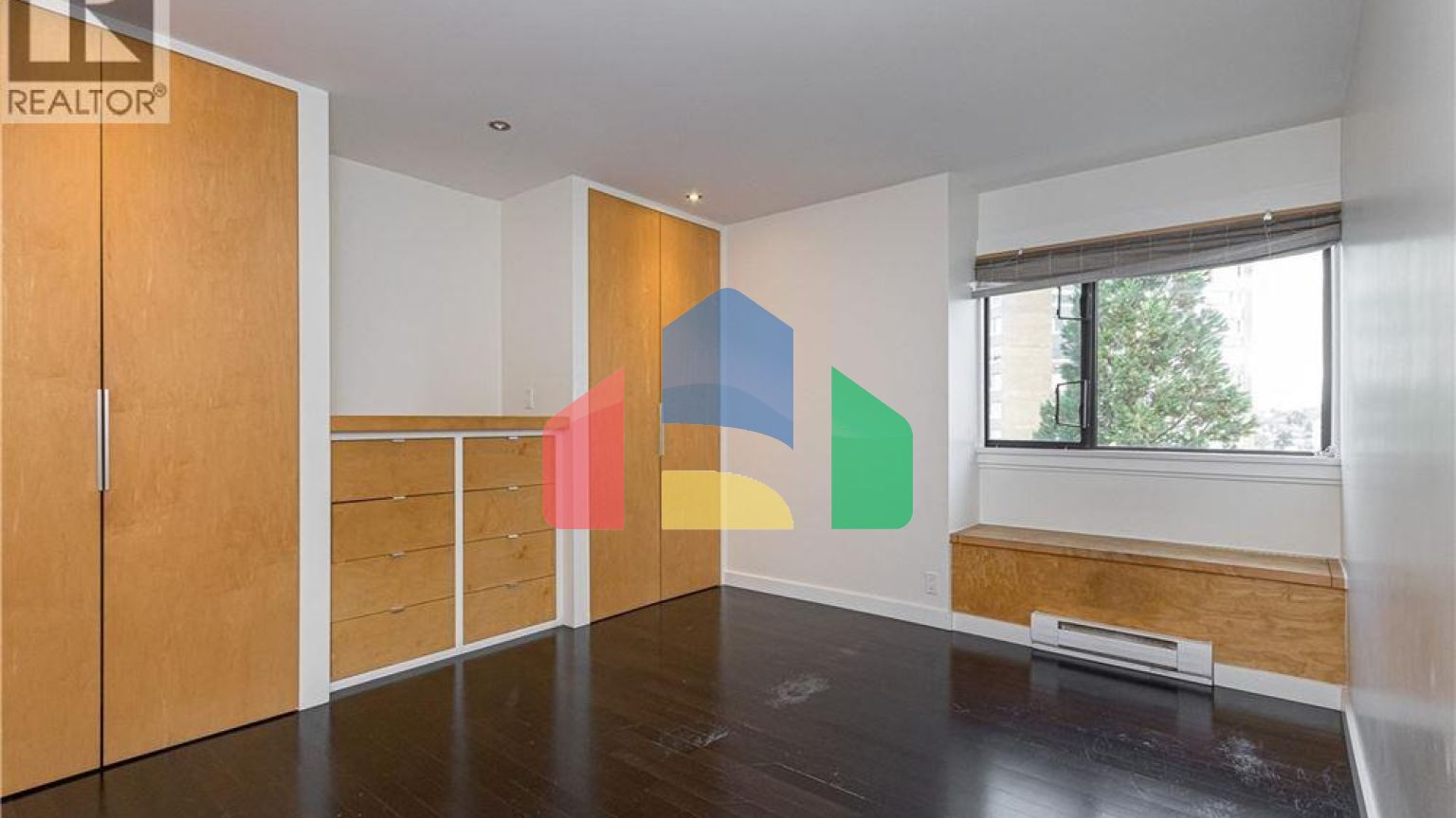 Residential - Condo/Apartment - Victoria, Canada - Canada