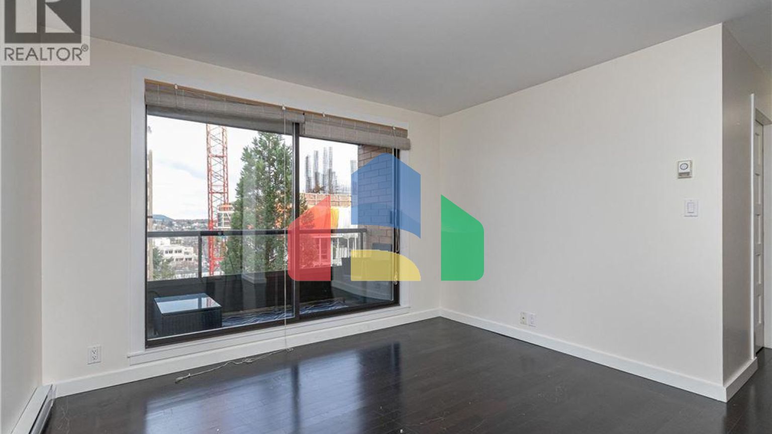 Residential - Condo/Apartment - Victoria, Canada - Canada