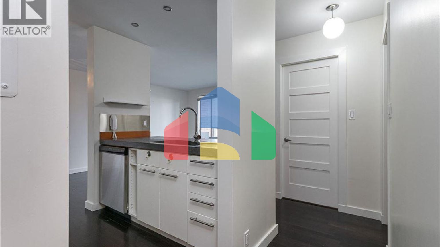 Residential - Condo/Apartment - Victoria, Canada - Canada