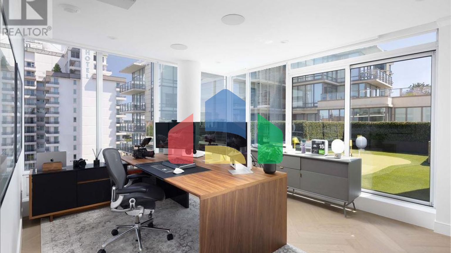 Residential - Condo/Apartment - Victoria, Canada - Canada