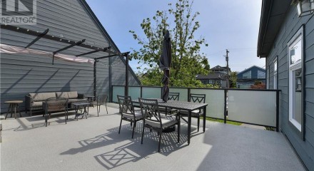 Residential - Townhouse - Victoria, Canada - Canada