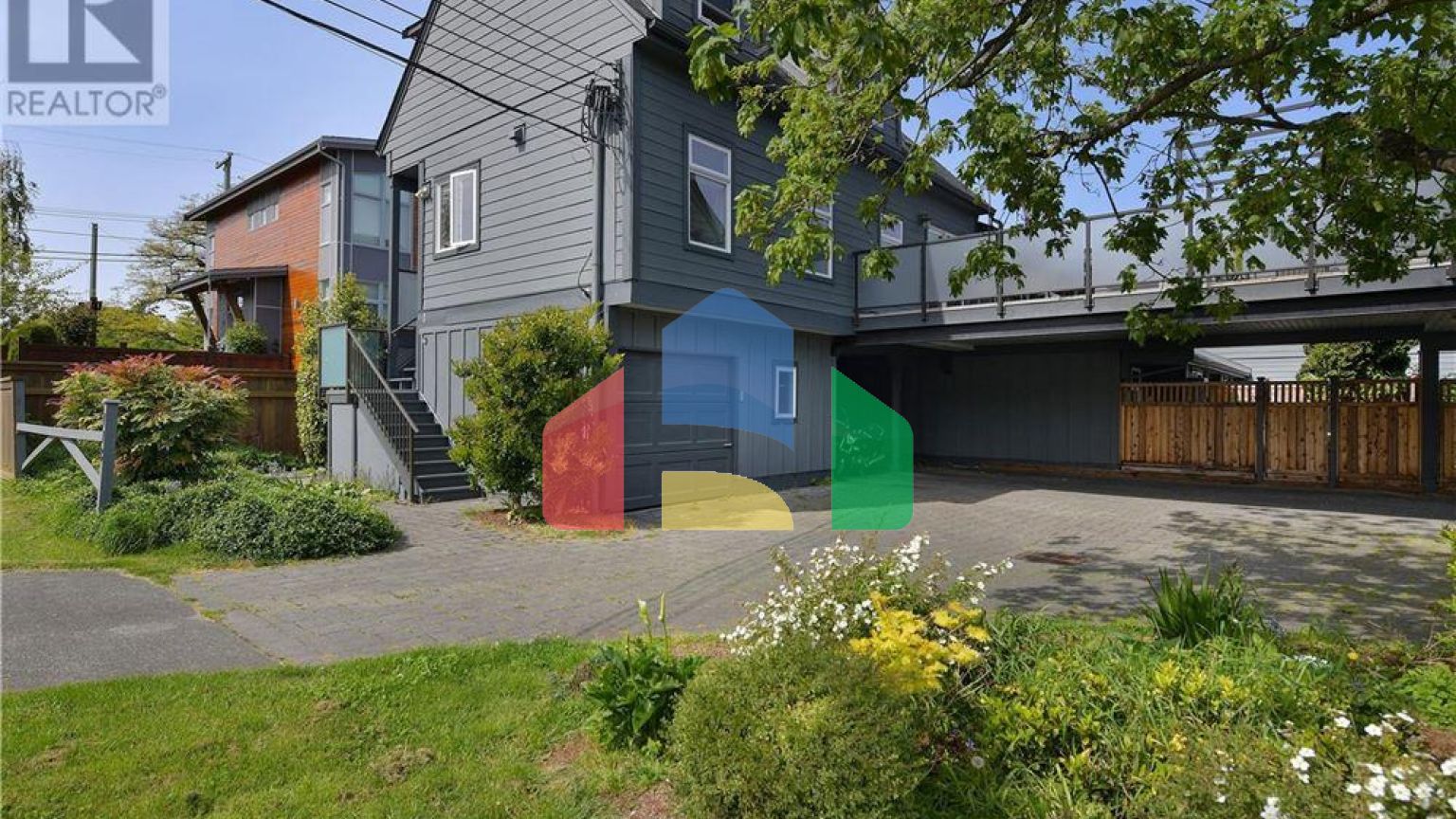 Residential - Townhouse - Victoria, Canada - Canada