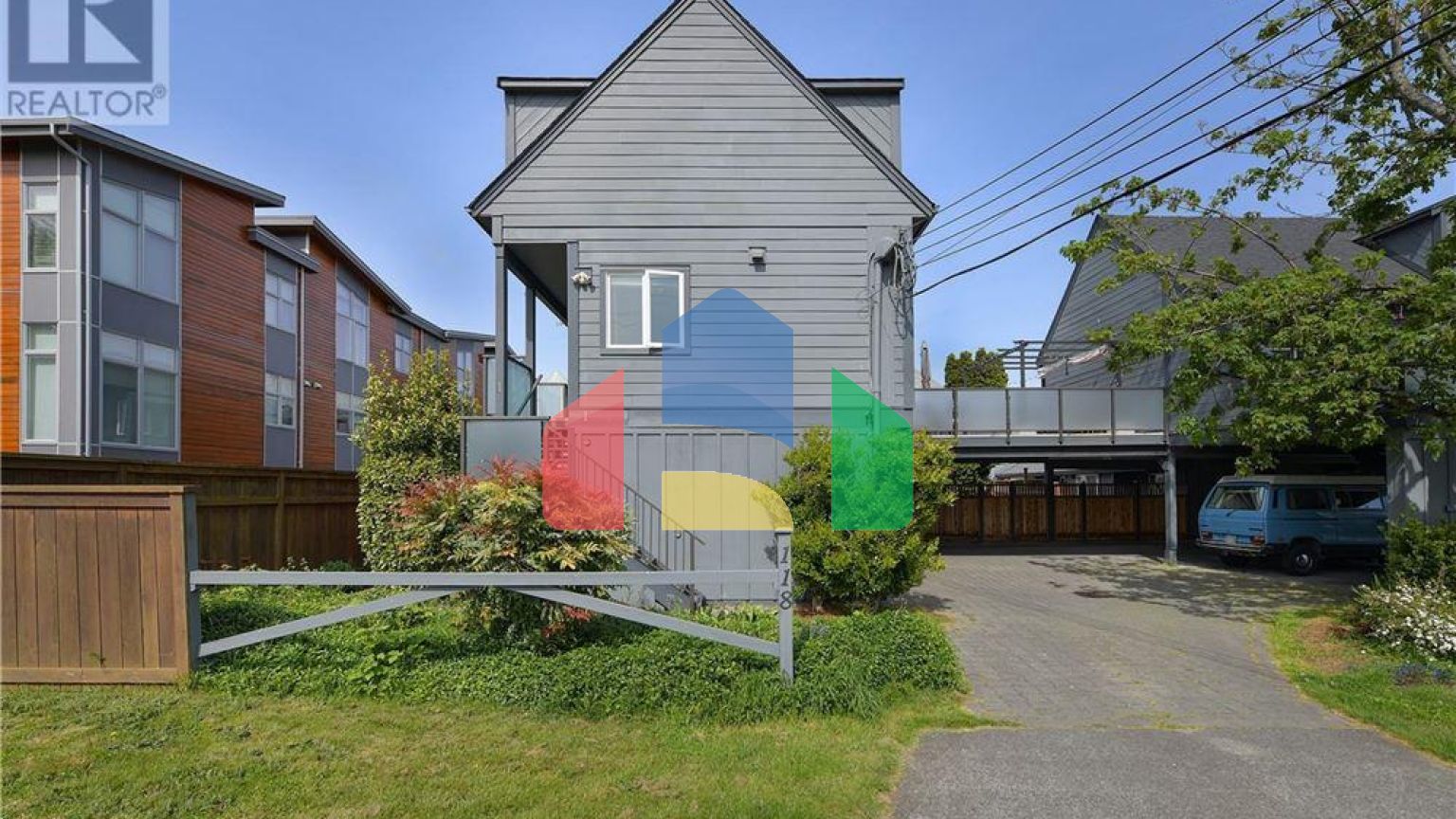 Residential - Townhouse - Victoria, Canada - Canada