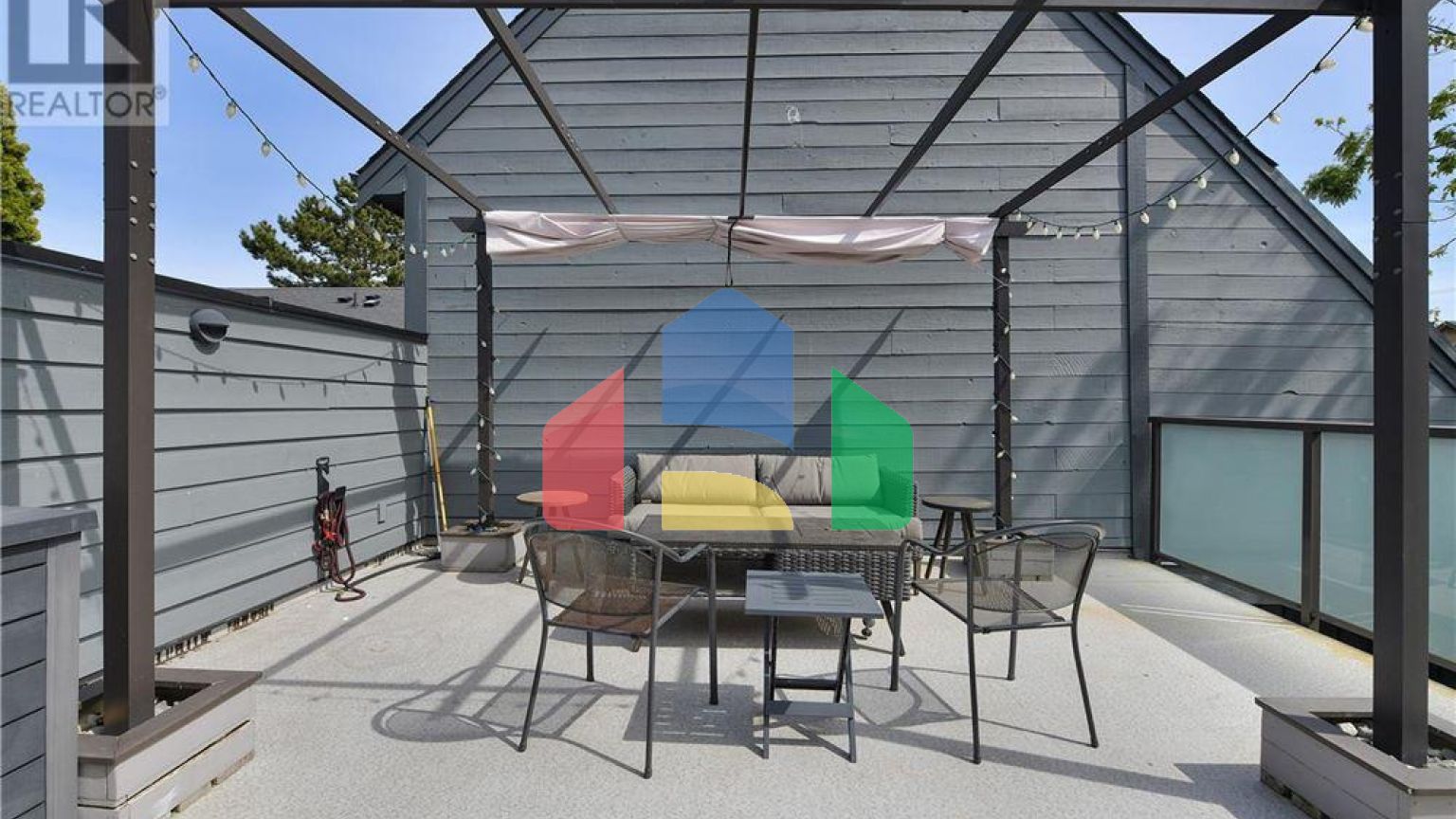 Residential - Townhouse - Victoria, Canada - Canada