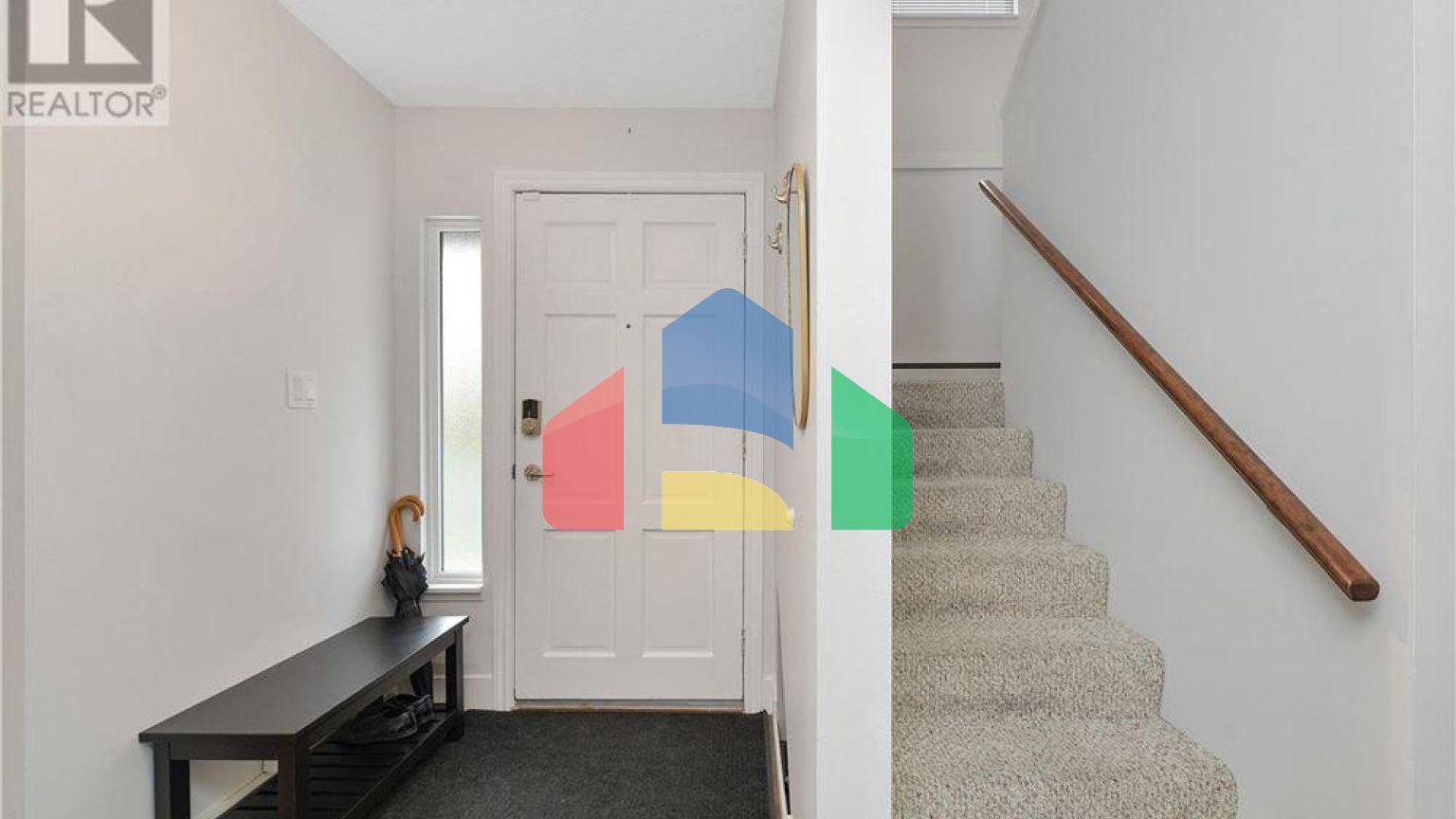 Residential - Townhouse - Victoria, Canada - Canada