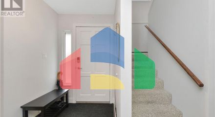 Residential - Townhouse - Victoria, Canada - Canada