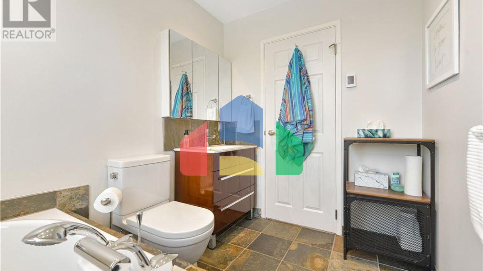 Residential - Townhouse - Victoria, Canada - Canada