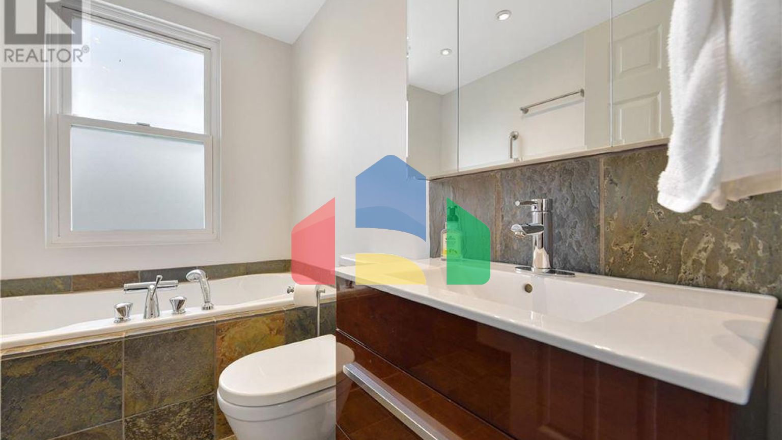 Residential - Townhouse - Victoria, Canada - Canada