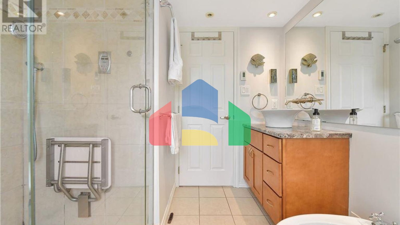 Residential - Townhouse - Victoria, Canada - Canada