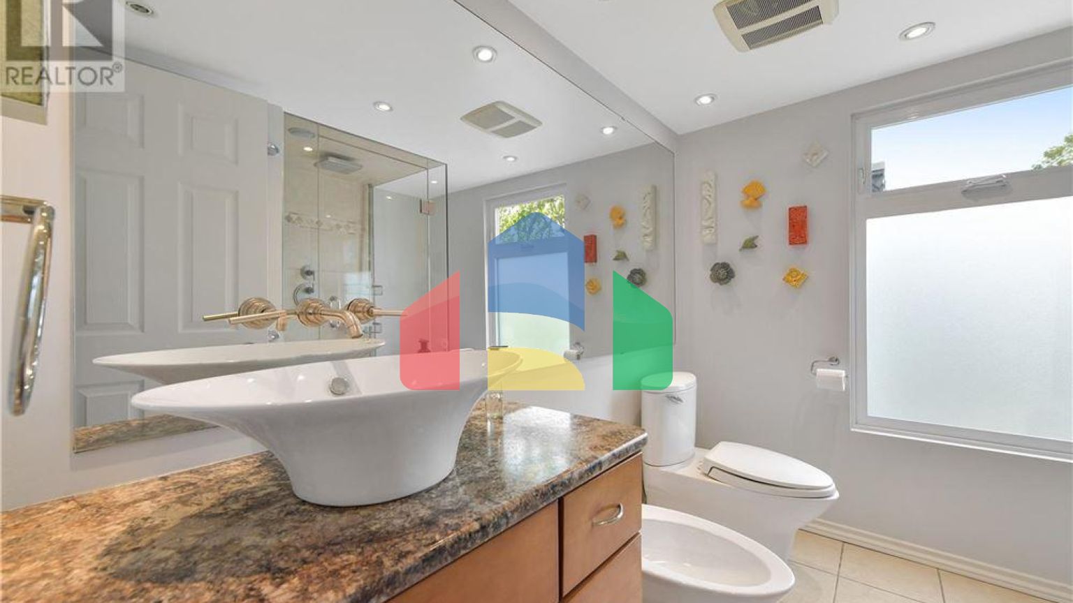 Residential - Townhouse - Victoria, Canada - Canada