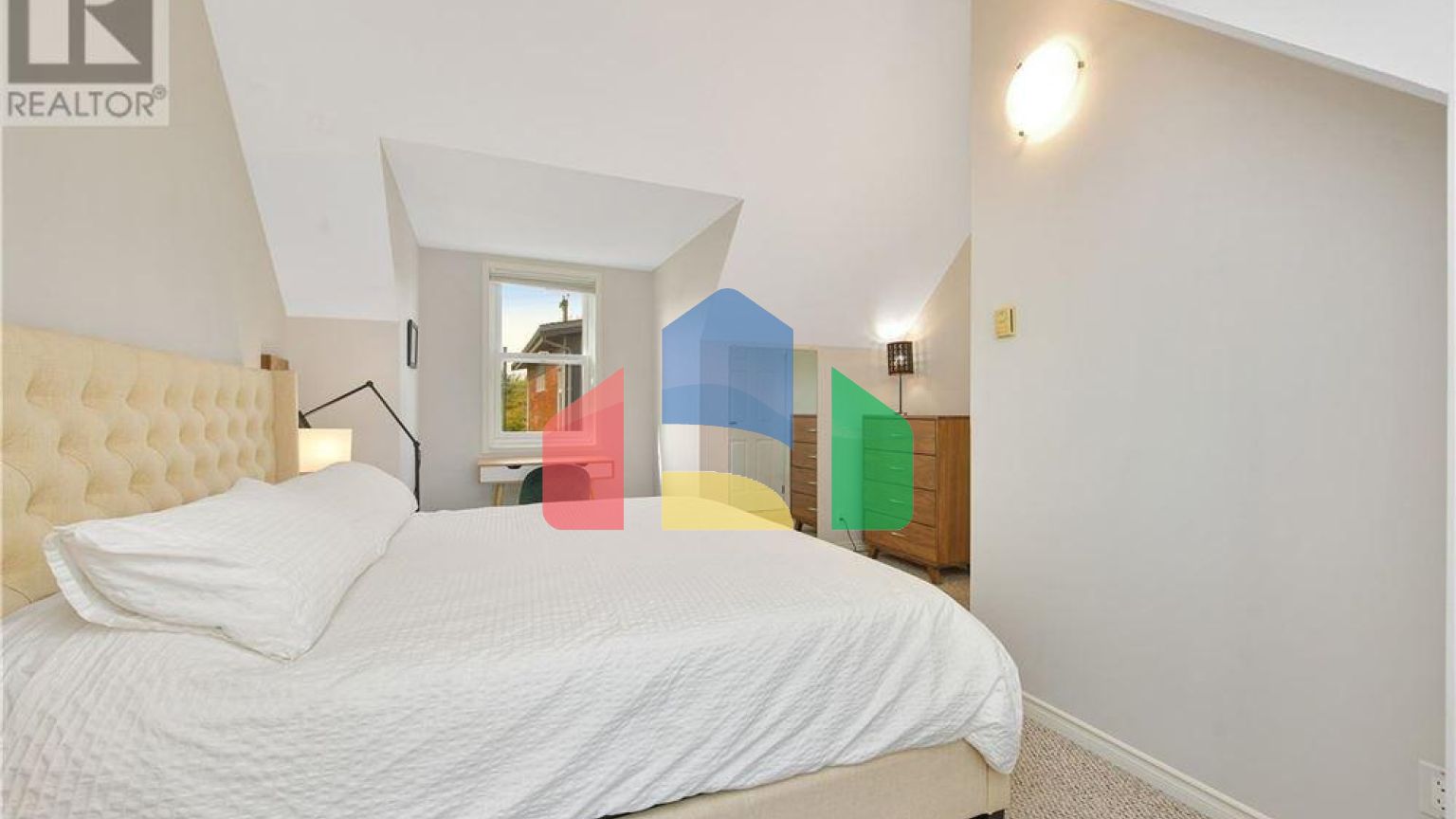 Residential - Townhouse - Victoria, Canada - Canada