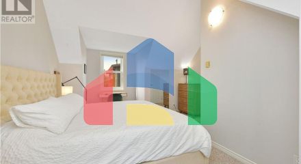 Residential - Townhouse - Victoria, Canada - Canada