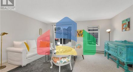 Residential - Townhouse - Victoria, Canada - Canada