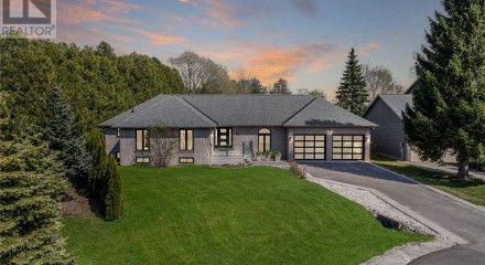 Residential - Single Family Home - Wasaga Beach, Canada - Canada