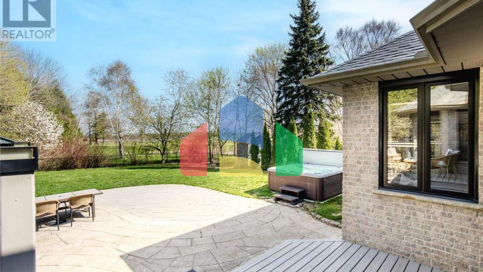 Residential - Single Family Home - Wasaga Beach, Canada - Canada