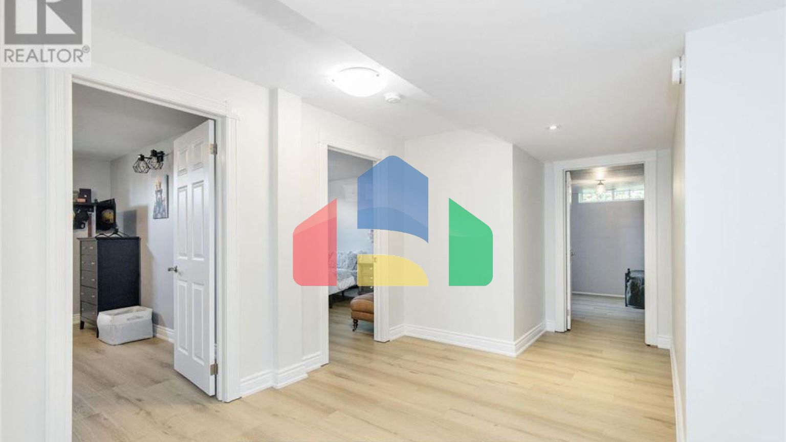 Residential - Single Family Home - Wasaga Beach, Canada - Canada