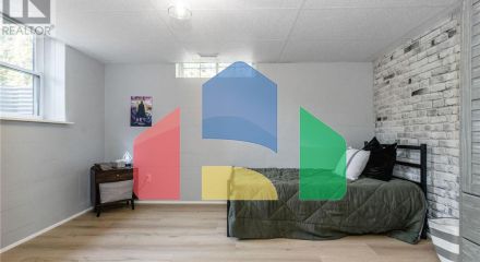 Residential - Single Family Home - Wasaga Beach, Canada - Canada