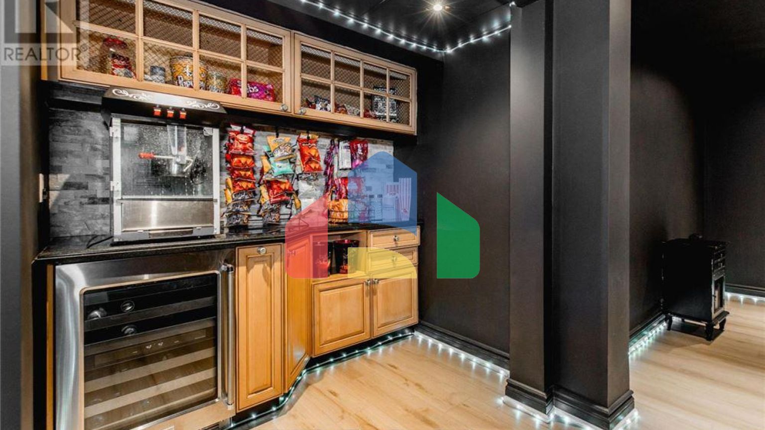 Residential - Single Family Home - Wasaga Beach, Canada - Canada