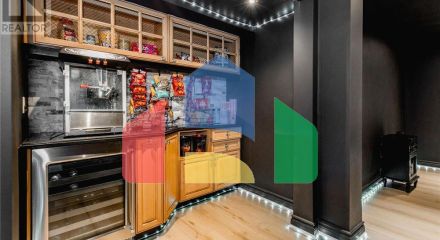 Residential - Single Family Home - Wasaga Beach, Canada - Canada