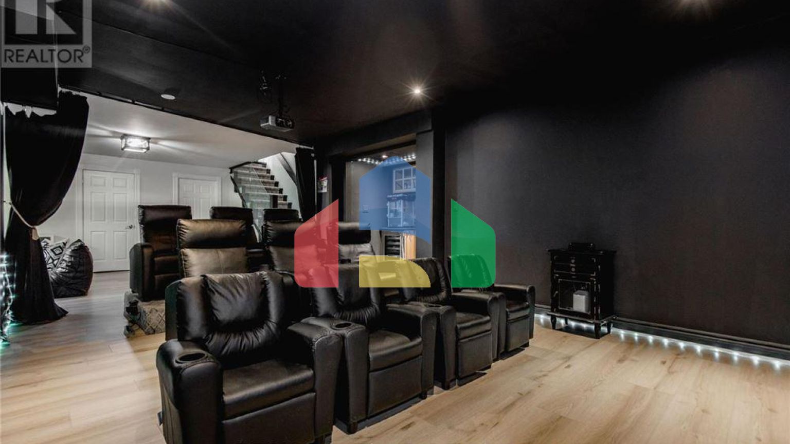 Residential - Single Family Home - Wasaga Beach, Canada - Canada