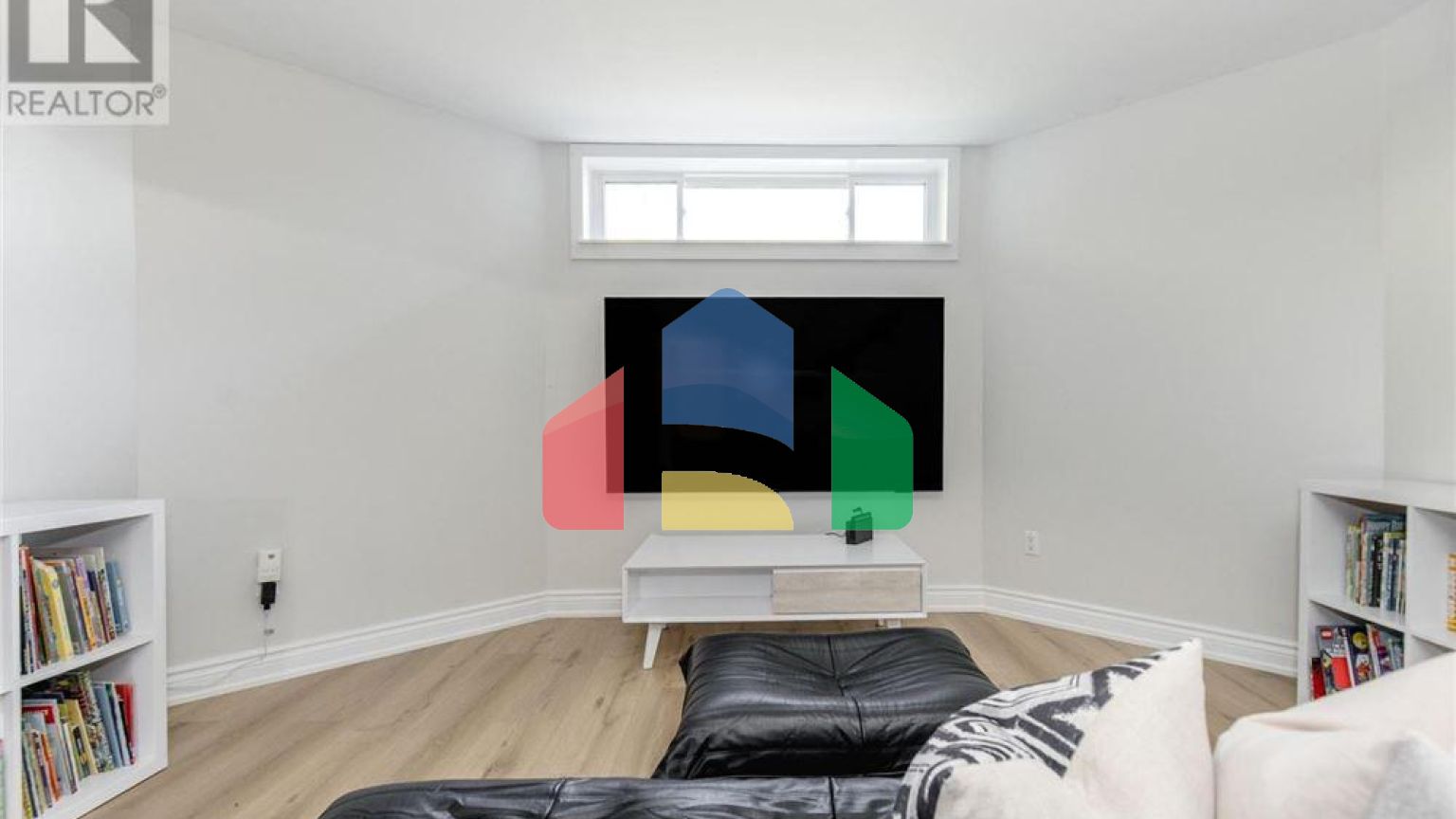 Residential - Single Family Home - Wasaga Beach, Canada - Canada