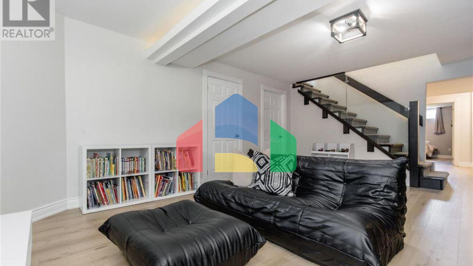 Residential - Single Family Home - Wasaga Beach, Canada - Canada