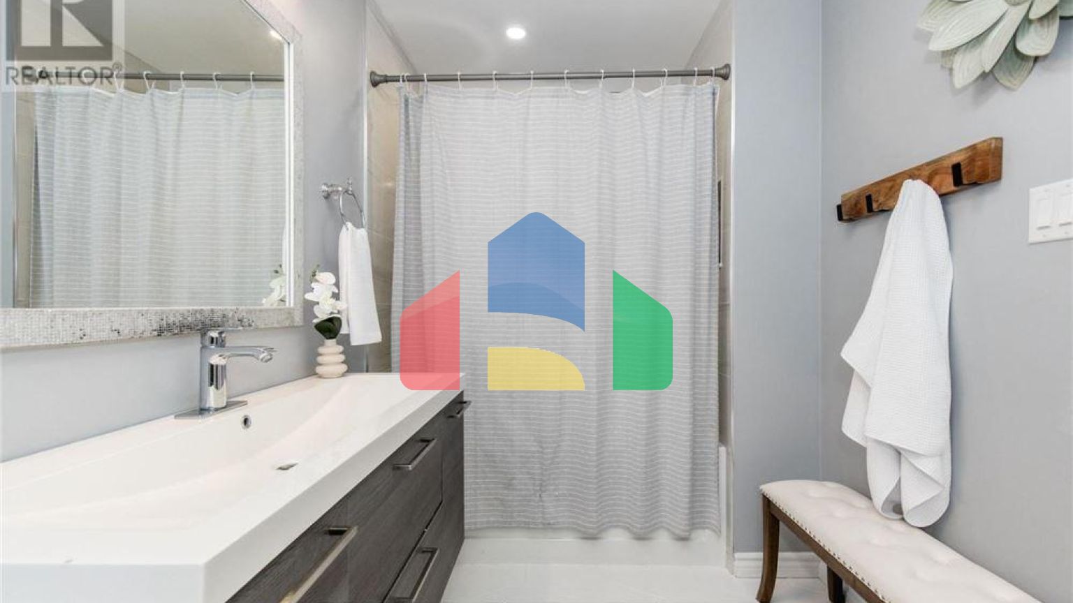 Residential - Single Family Home - Wasaga Beach, Canada - Canada