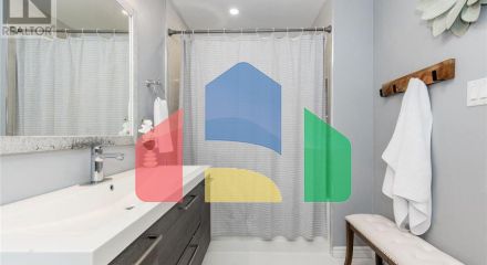 Residential - Single Family Home - Wasaga Beach, Canada - Canada