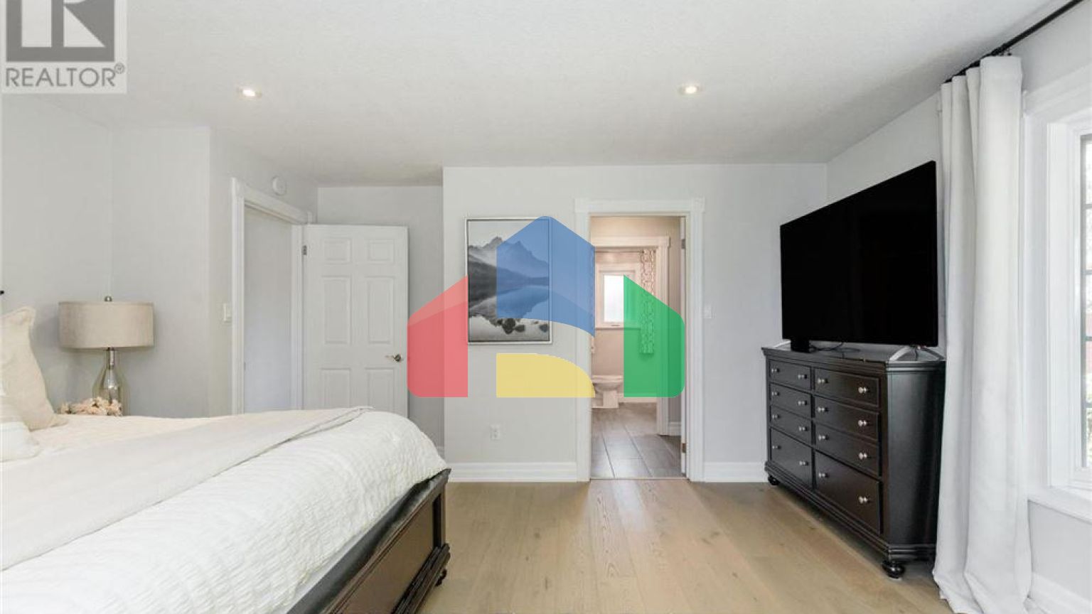 Residential - Single Family Home - Wasaga Beach, Canada - Canada