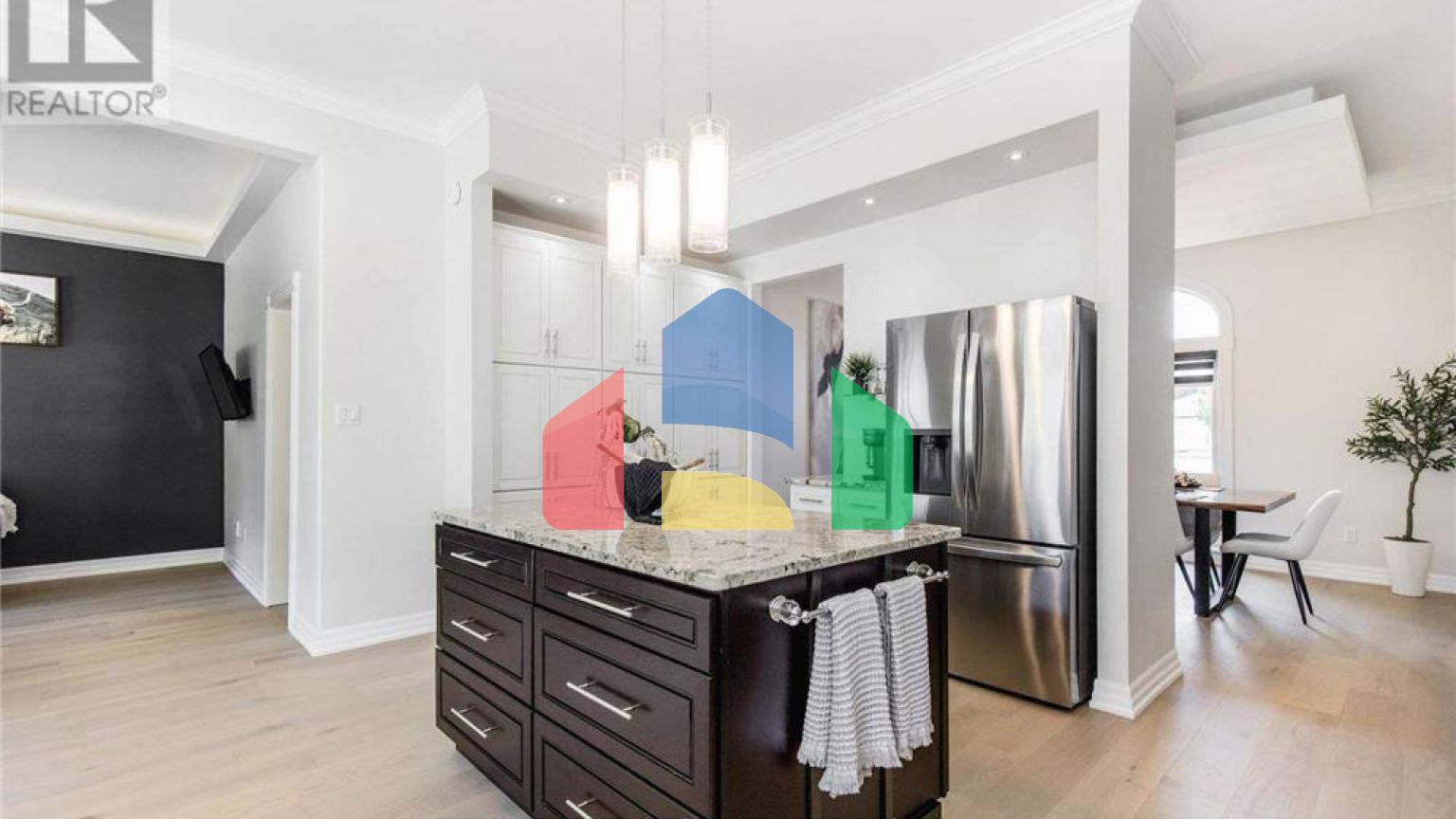 Residential - Single Family Home - Wasaga Beach, Canada - Canada