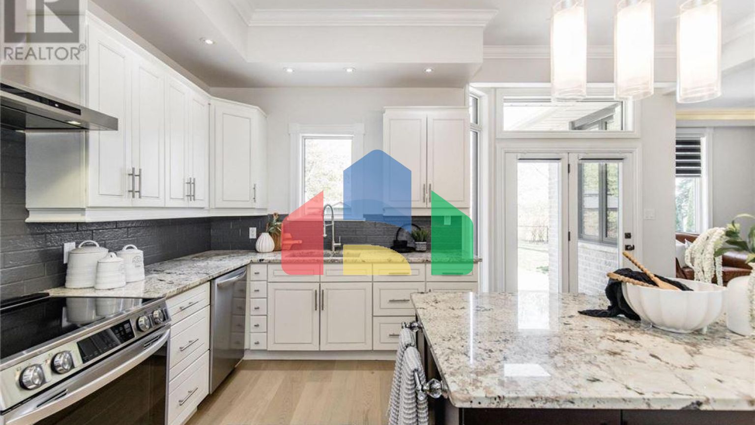 Residential - Single Family Home - Wasaga Beach, Canada - Canada