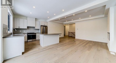 Residential - Single Family Home - Wasaga Beach, Canada - Canada