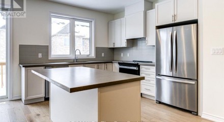 Residential - Single Family Home - Wasaga Beach, Canada - Canada