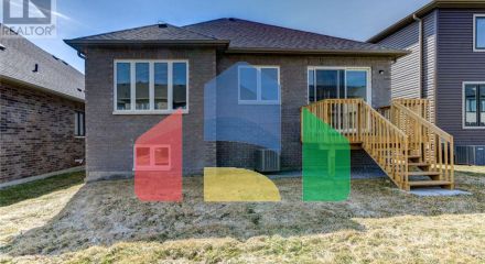 Residential - Single Family Home - Wasaga Beach, Canada - Canada