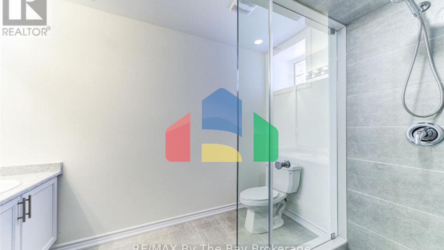 Residential - Single Family Home - Wasaga Beach, Canada - Canada