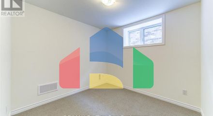 Residential - Single Family Home - Wasaga Beach, Canada - Canada