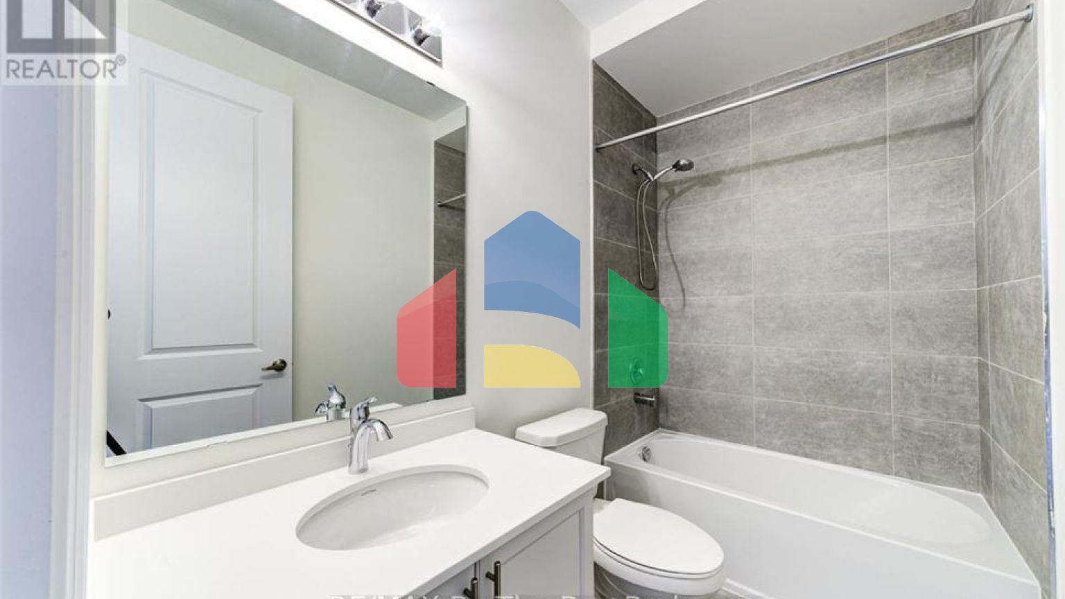 Residential - Single Family Home - Wasaga Beach, Canada - Canada