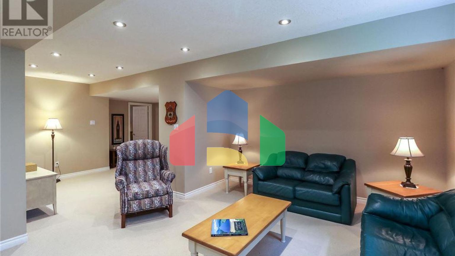 Residential - Single Family Home - Wasaga Beach, Canada - Canada