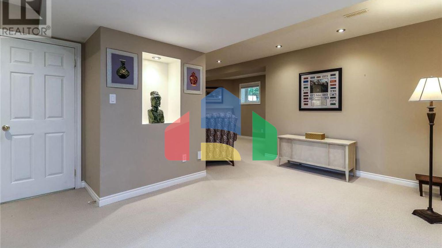 Residential - Single Family Home - Wasaga Beach, Canada - Canada