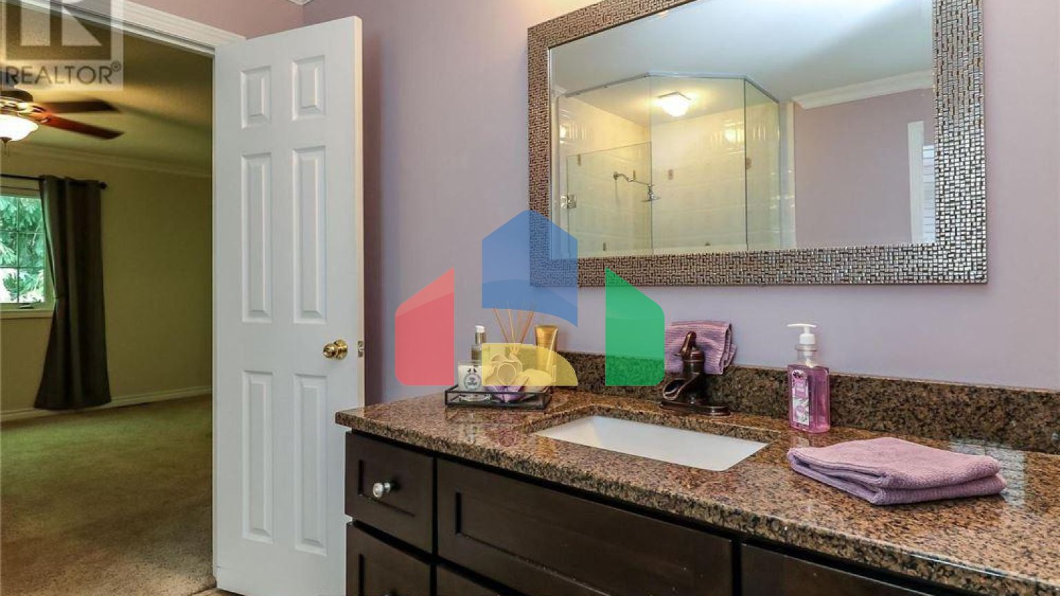 Residential - Single Family Home - Wasaga Beach, Canada - Canada