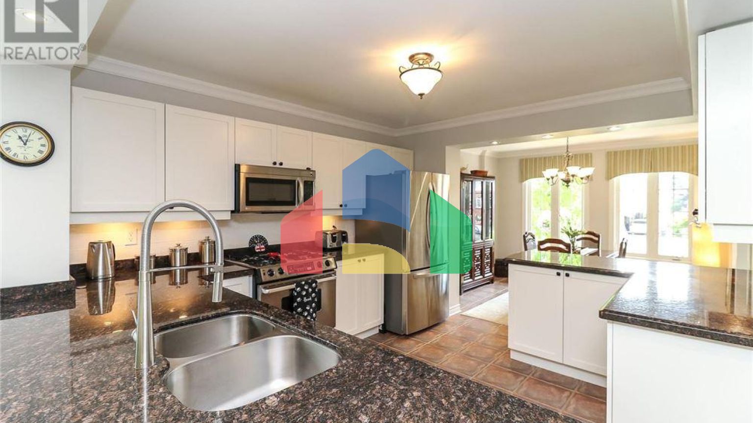 Residential - Single Family Home - Wasaga Beach, Canada - Canada