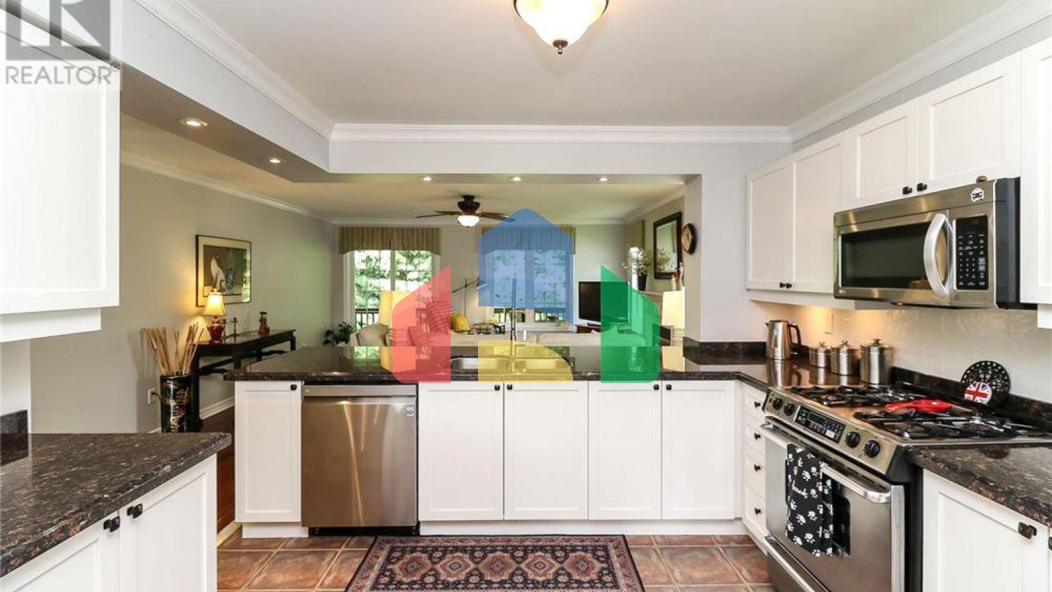 Residential - Single Family Home - Wasaga Beach, Canada - Canada