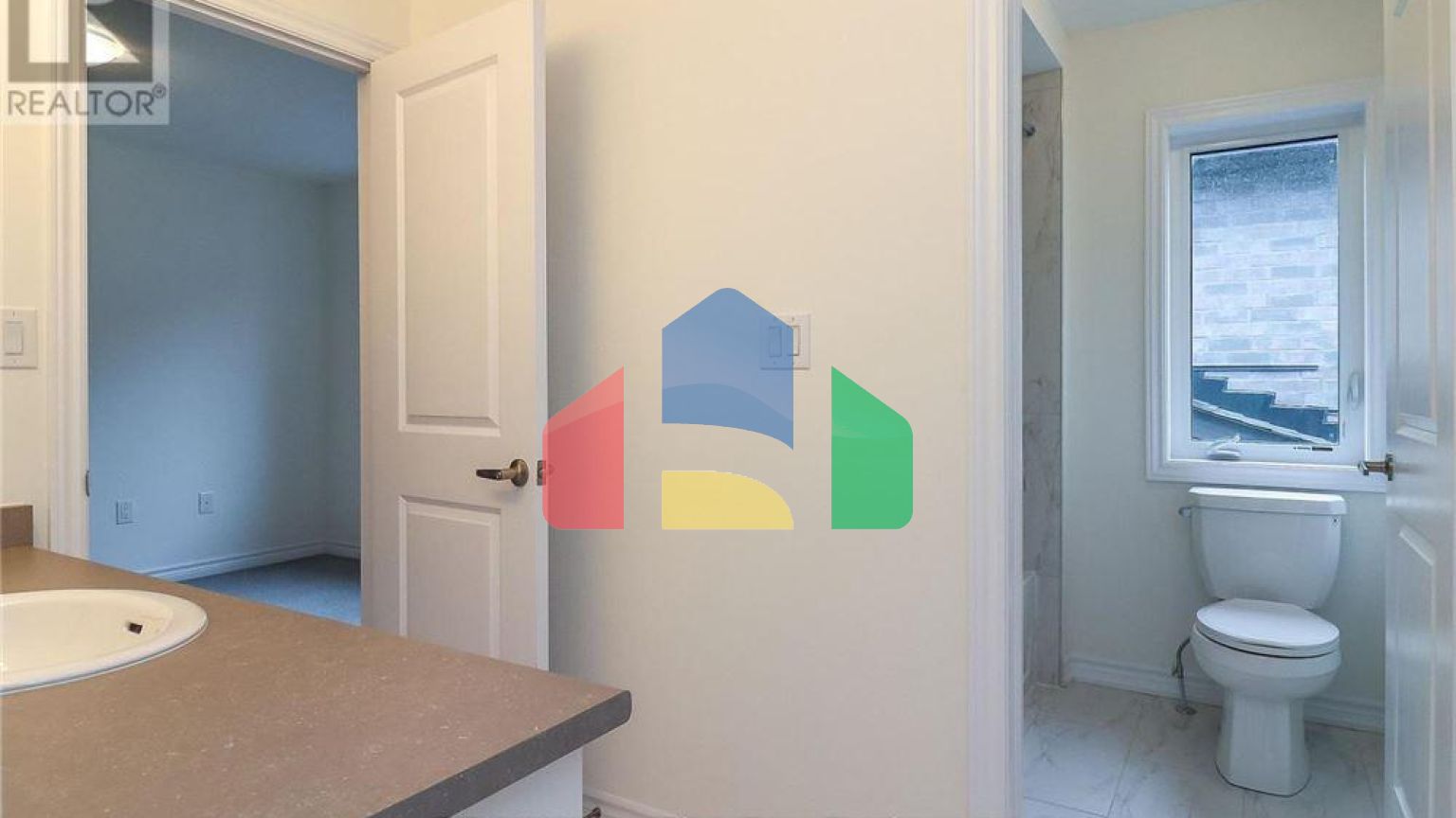 Residential - Single Family Home - Wasaga Beach, Canada - Canada